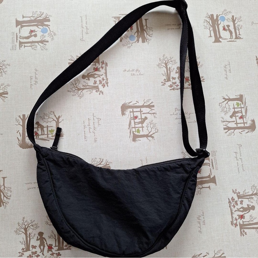 Uniqlo Round Mini Shoulder Bag